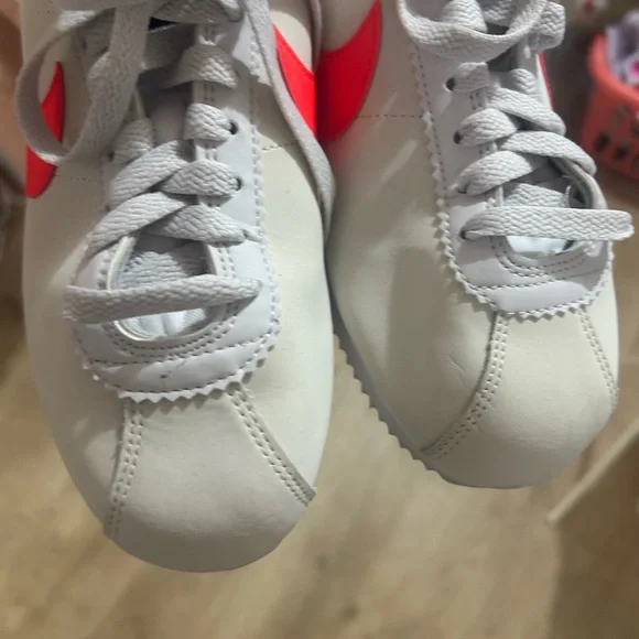 Nike Cortez orange and white size 8 - Picture 9 of 9